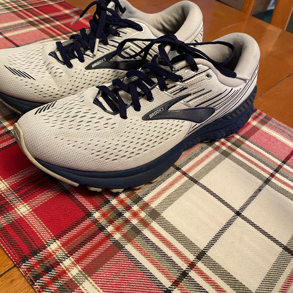 Brooks Adrenaline